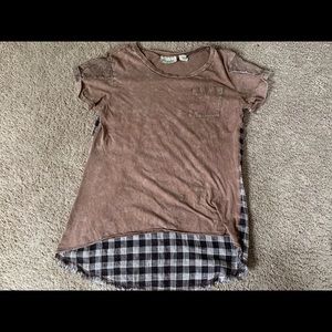 dusty pink/ plaid t shirt